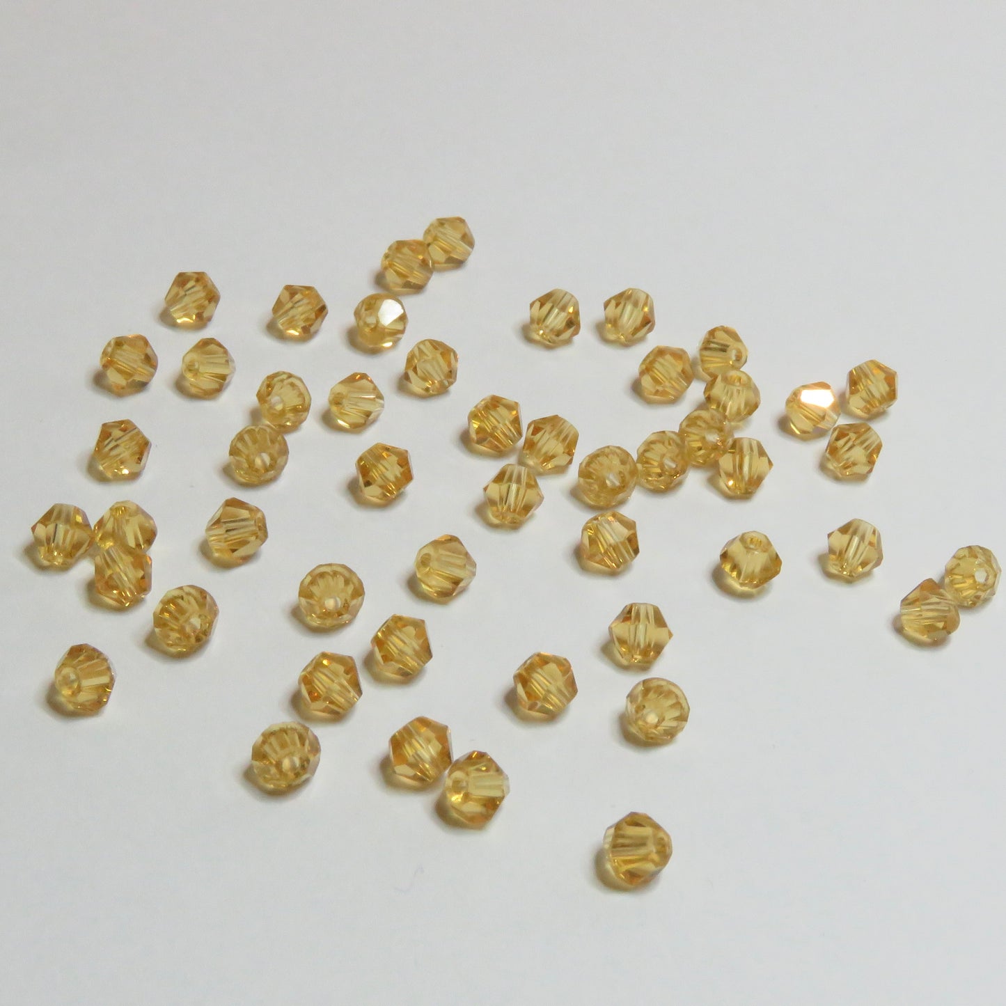 Kristallihelmi | Timantti | Vaaleankeltainen | 4mm | 50kpl