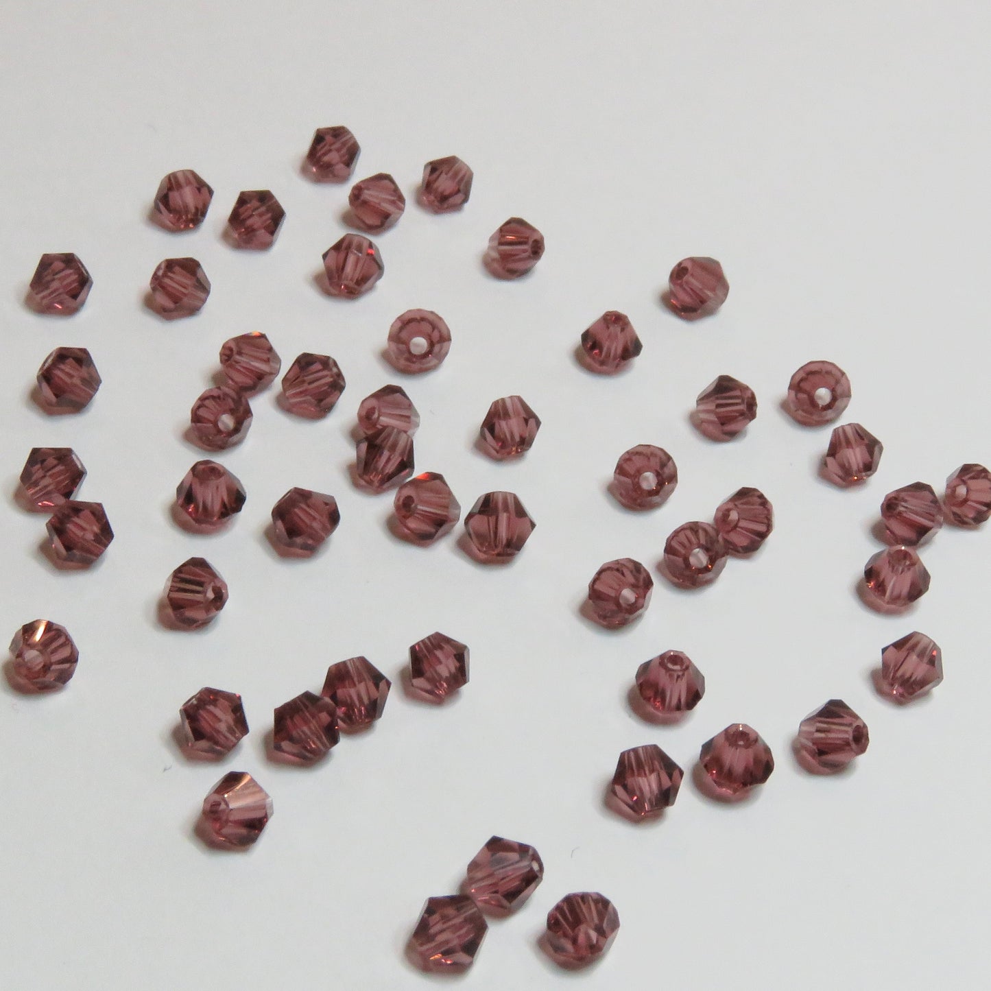 Kristallihelmi | Timantti | Aniliini | 4mm | 50kpl