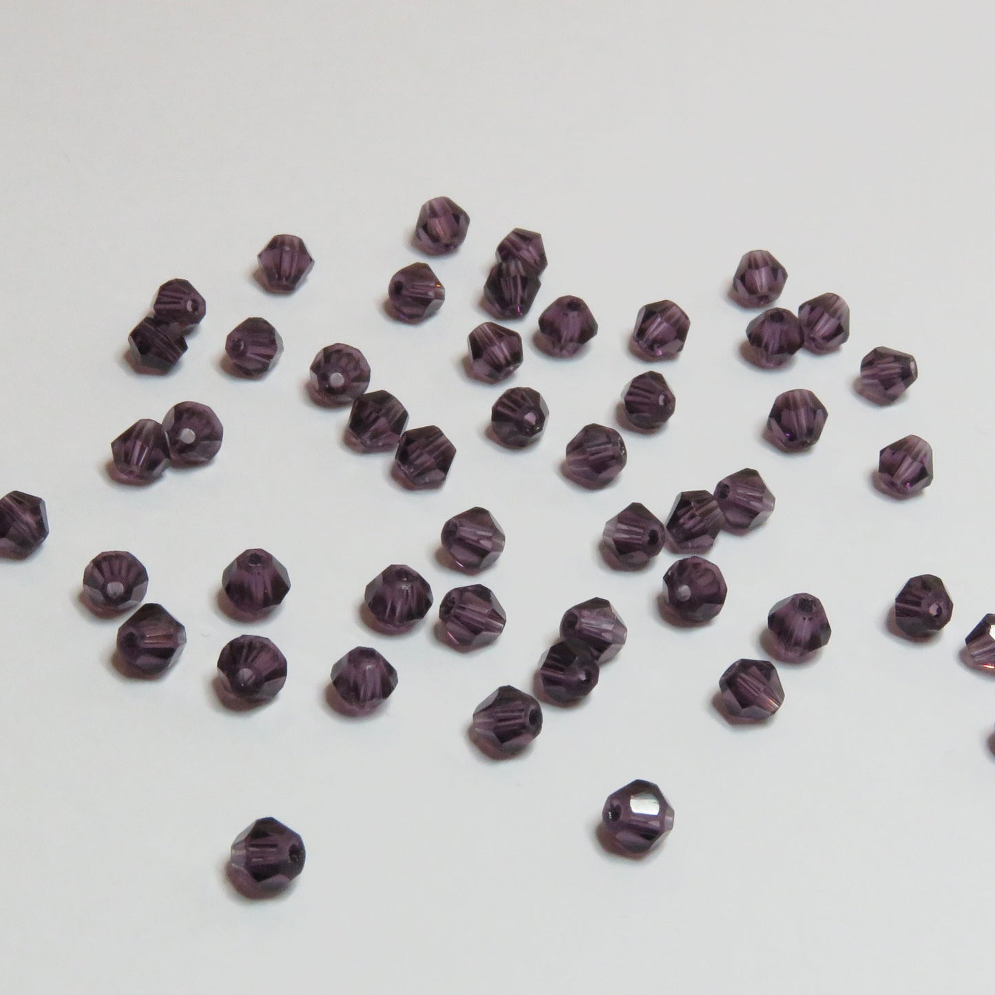 Kristallihelmi | Timantti | Violetti | 4mm | 50kpl