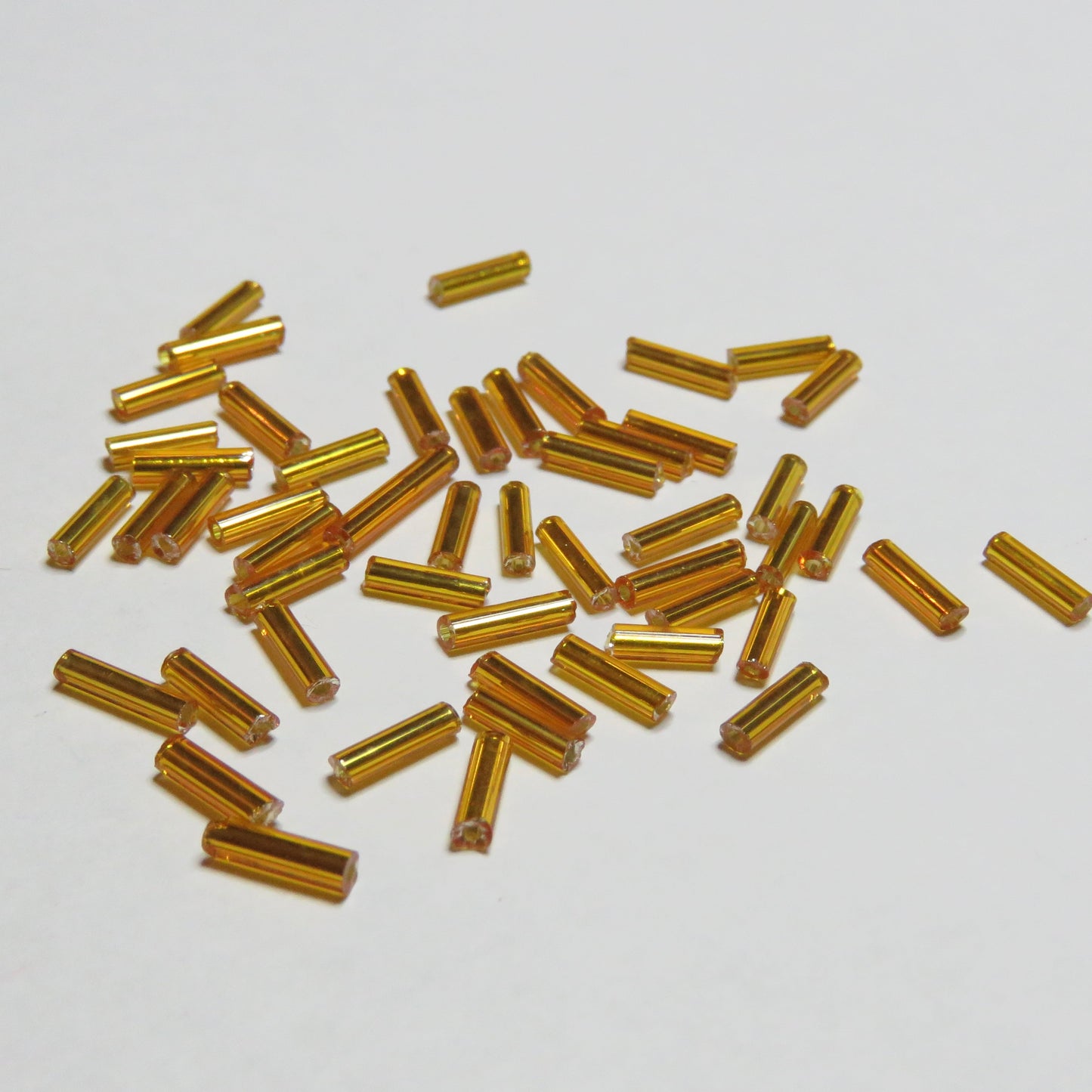 Putkihelmi | Kulta | 6mm | 50kpl