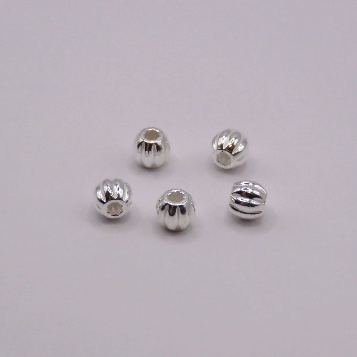 Hopeahelmi, Kurpitsa | 925SS | 4mm