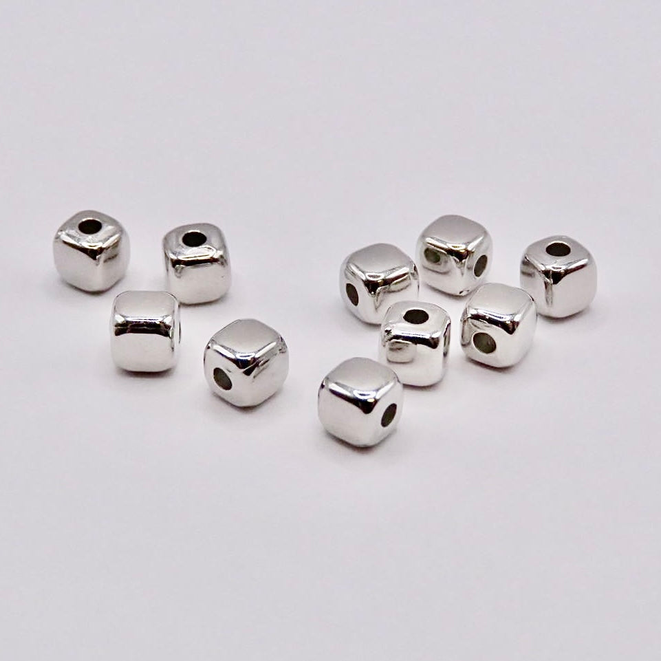 Muovihelmi | Cube | Hopea